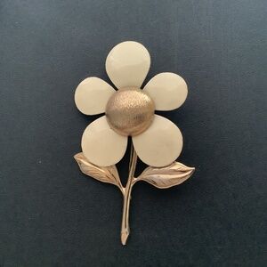 Vintage Brooch Flower